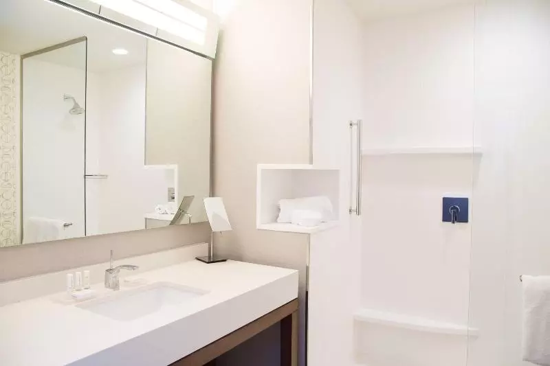 キングサイズベッドのスイートルーム, Courtyard By Marriott Oxford