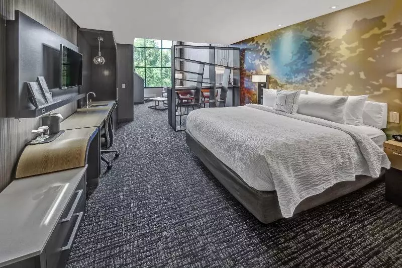 キングサイズベッドのスイートルーム, Courtyard By Marriott Oxford