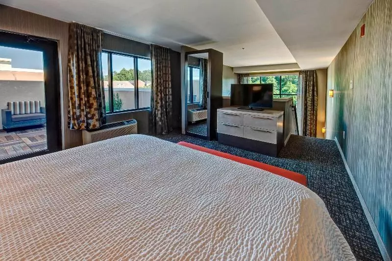キングサイズベッドのスイートルーム, Courtyard By Marriott Oxford