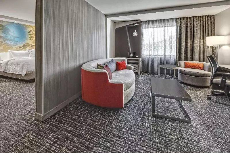 キングサイズベッドのスイートルーム, Courtyard By Marriott Oxford