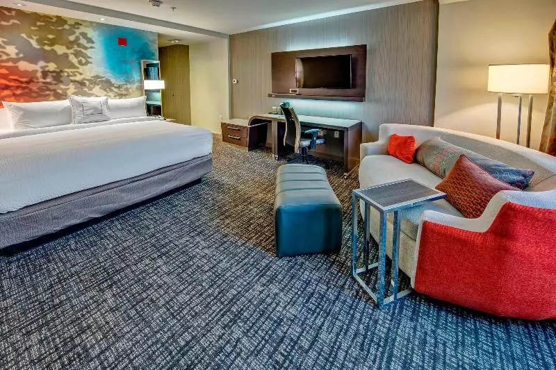 キングサイズベッドのスイートルーム, Courtyard By Marriott Oxford