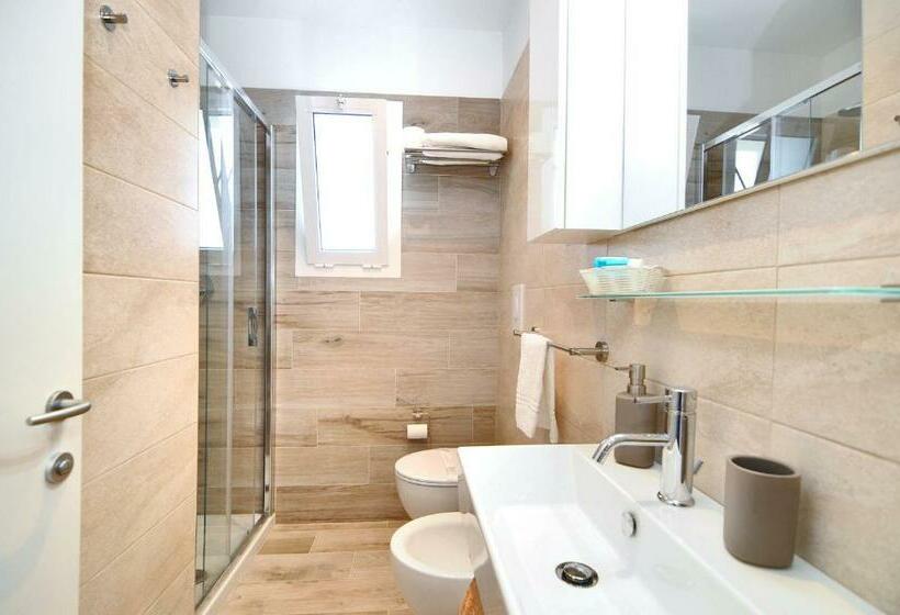 标准三人间, Da Mario