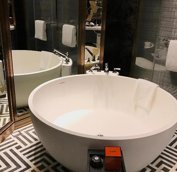 جناح ديلوكس, Hangzhou Jiutai