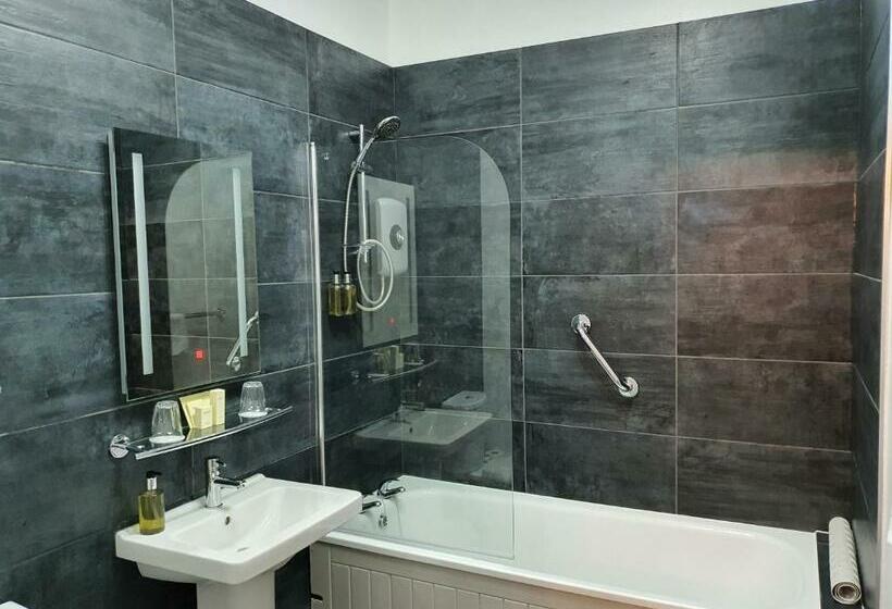 غرفة سوبيريور, Dragon Inn