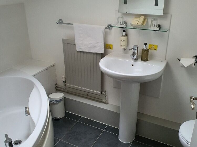 غرفة قياسية, Dragon Inn