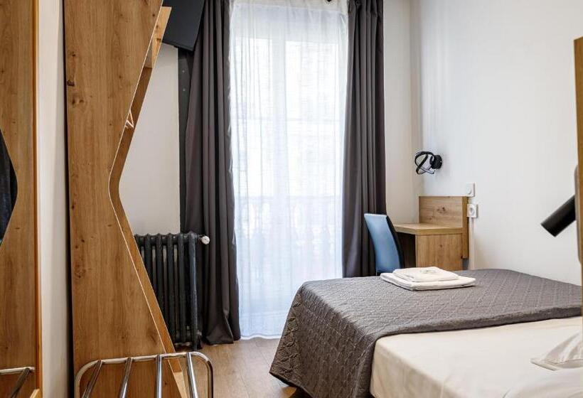 스탠다드 룸, Du Dauphiné