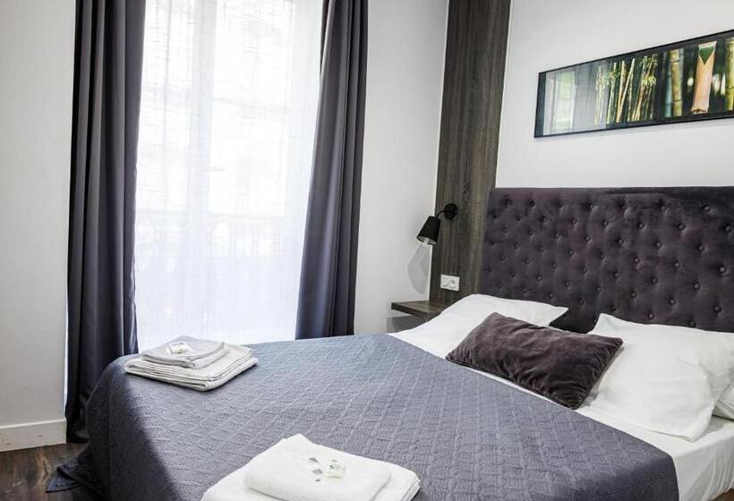 스탠다드 룸, Du Dauphiné