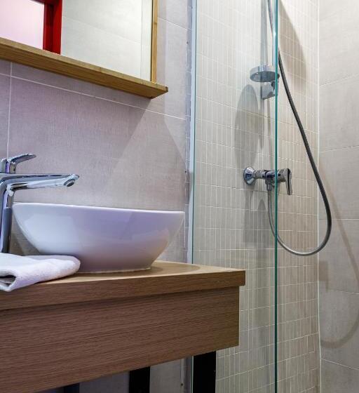 스탠다드 싱글 룸, Du Dauphiné