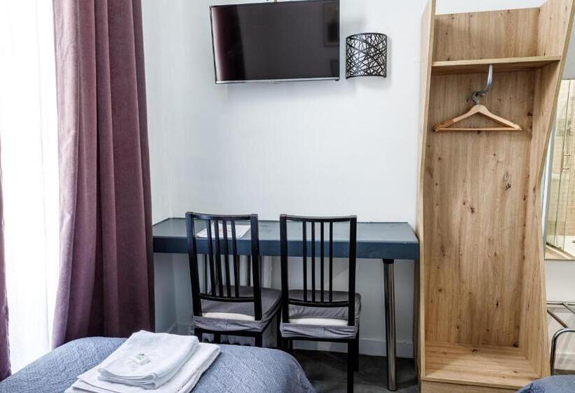 스탠다드 룸, Du Dauphiné