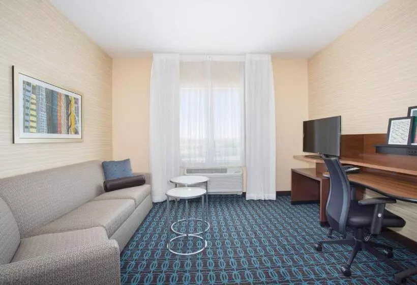 キングサイズベッドのスイートルーム, Fairfield Inn & Suites By Marriott Burlington