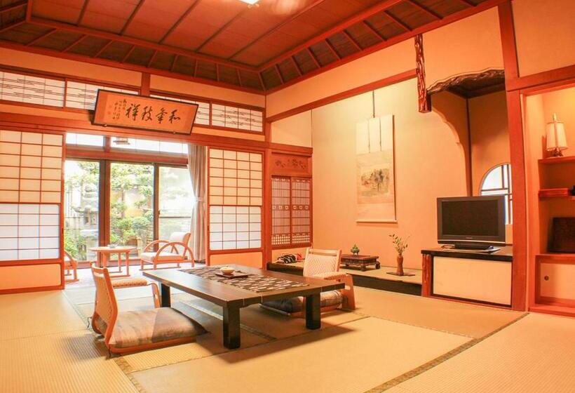 Quarto Familiar Superior, Haiya