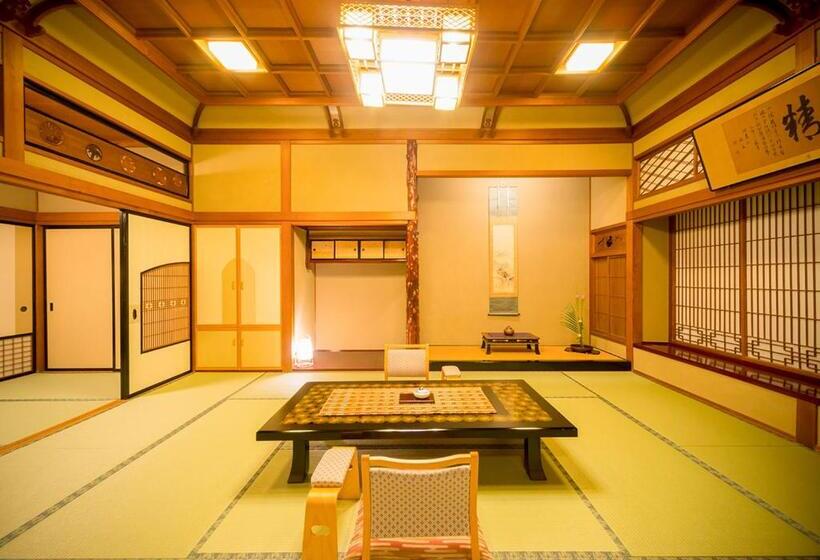 Quarto Familiar, Haiya