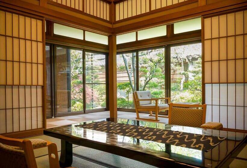 Quarto Familiar, Haiya