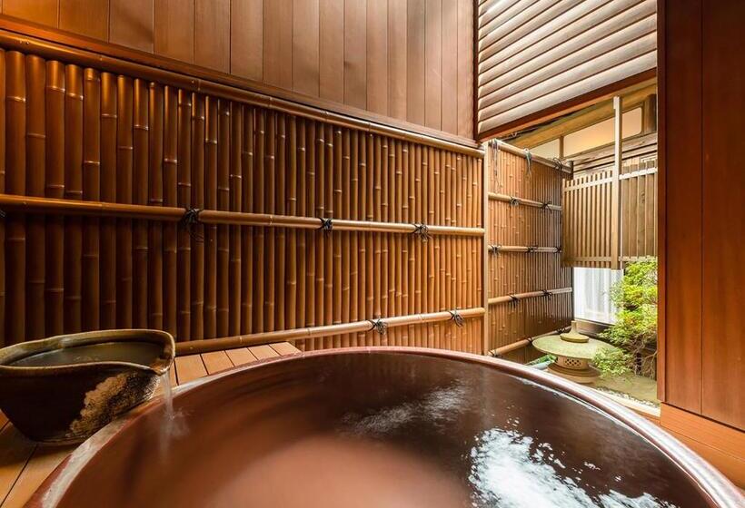 Quarto Familiar, Haiya