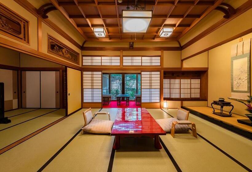 Quarto Familiar, Haiya