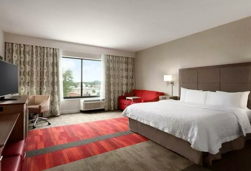 キングサイズベッドのスタンダードルーム, Hampton Inn North Olmsted Cleveland Airport