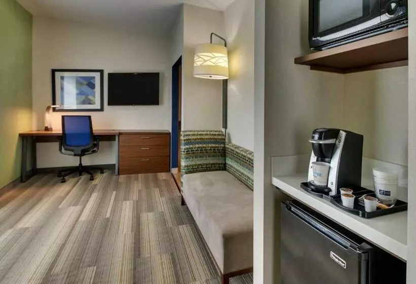 キングサイズベッドのエクゼクティブルーム, Holiday Inn Express & Suites   Ithaca, An Ihg
