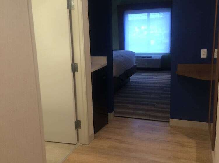 חדר סטנדרט, Holiday Inn Express & Suites   Ithaca, An Ihg