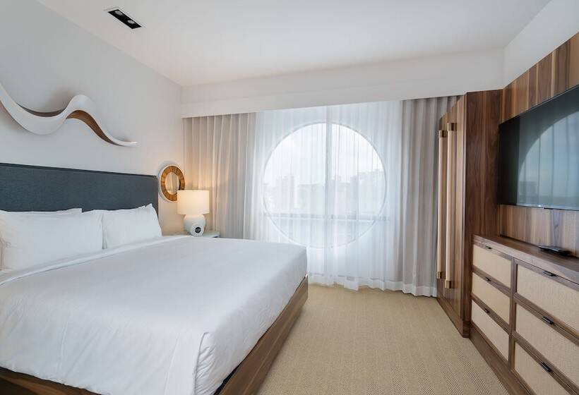 Люкс Вид на Море, Hyatt Centric Waikiki Beach