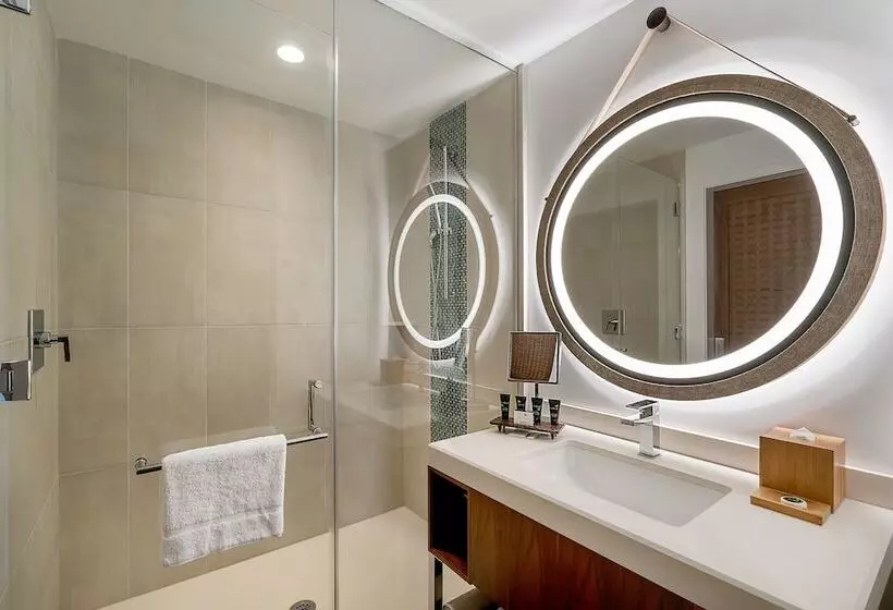デラックスルーム, Hyatt Centric Waikiki Beach