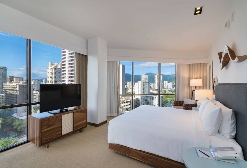 Номер Deluxe, Hyatt Centric Waikiki Beach