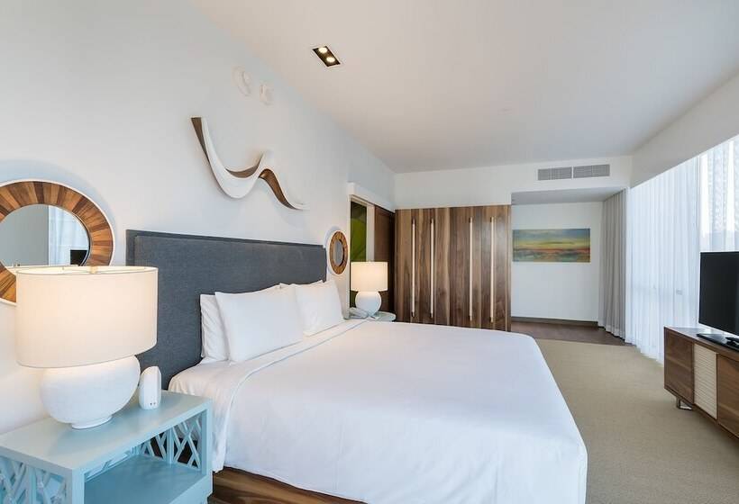 Номер Deluxe, Hyatt Centric Waikiki Beach