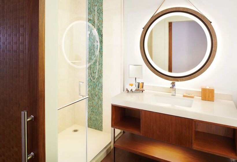 Номер Стандарт 2 Двуспальные Кровати, Hyatt Centric Waikiki Beach