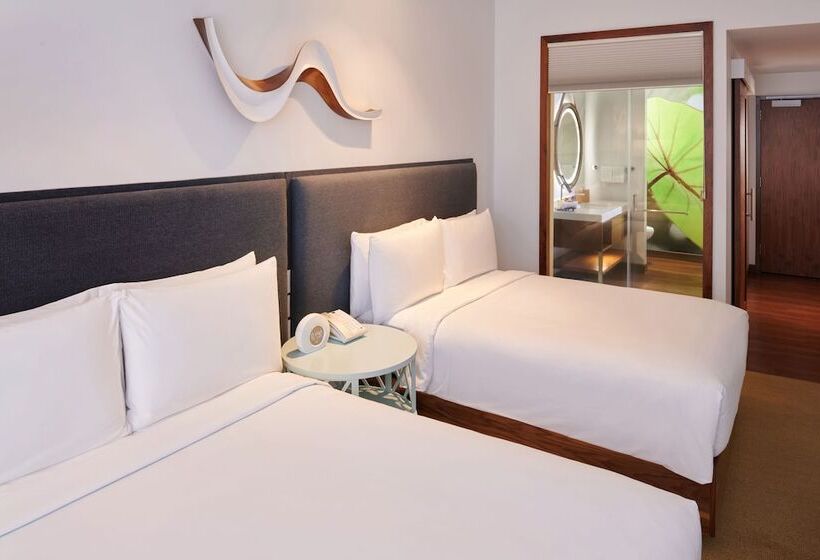 Номер Стандарт 2 Двуспальные Кровати, Hyatt Centric Waikiki Beach