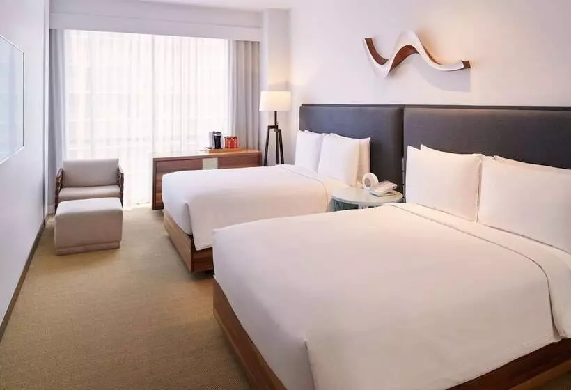 ２ダブルベッドのスタンダードルーム, Hyatt Centric Waikiki Beach