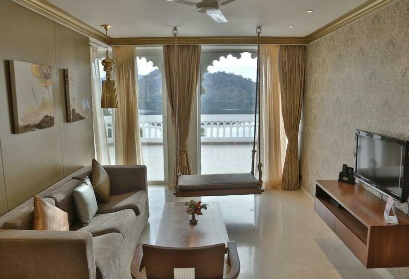 سوییت, Jaisamand Island Resort