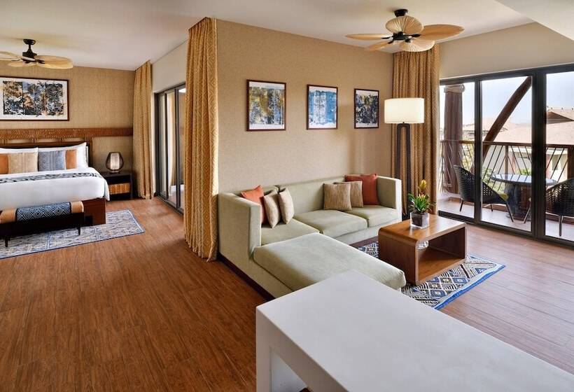 带大床的小型套房, Lapita, Dubai Parks And Resorts, Autograph Collection