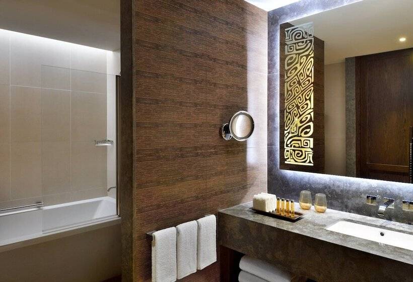 Семейный Номер Вид на Бассейн, Lapita, Dubai Parks And Resorts, Autograph Collection