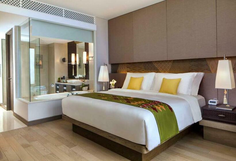 클래식 룸 킹 침대, Movenpick Resort & Spa Jimbaran Bali