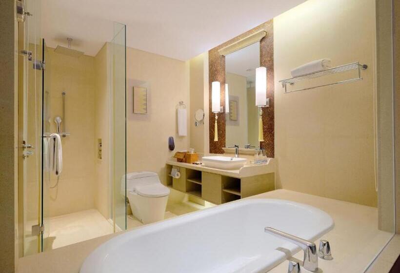 اتاق کلاسیک با چشم‌انداز استخر, Movenpick Resort & Spa Jimbaran Bali