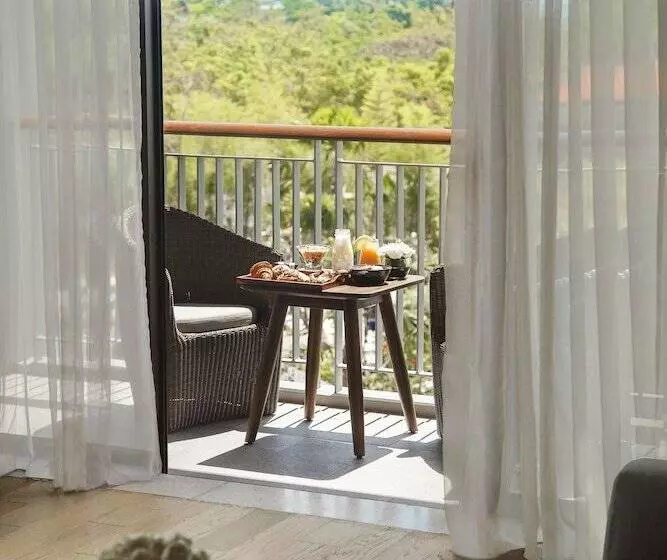 プールビューのクラシックルーム, Movenpick Resort & Spa Jimbaran Bali