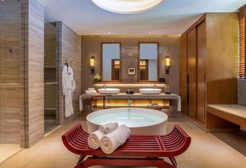 디럭스 스위트 킹 침대, Pullman Luang Prabang