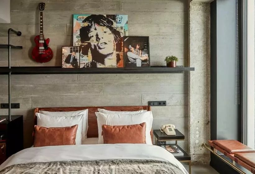 Deluxe Room, Sir Adam Hotel, Part Of Sircle Collection