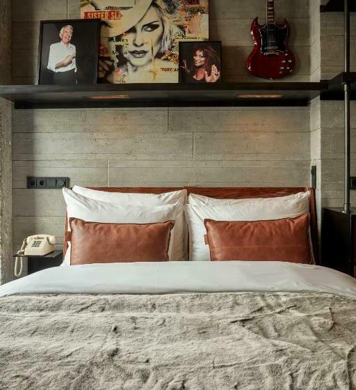 Deluxe Room, Sir Adam Hotel, Part Of Sircle Collection