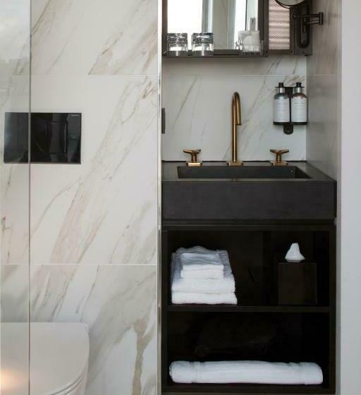 디럭스 룸, Sir Adam Hotel, Part Of Sircle Collection