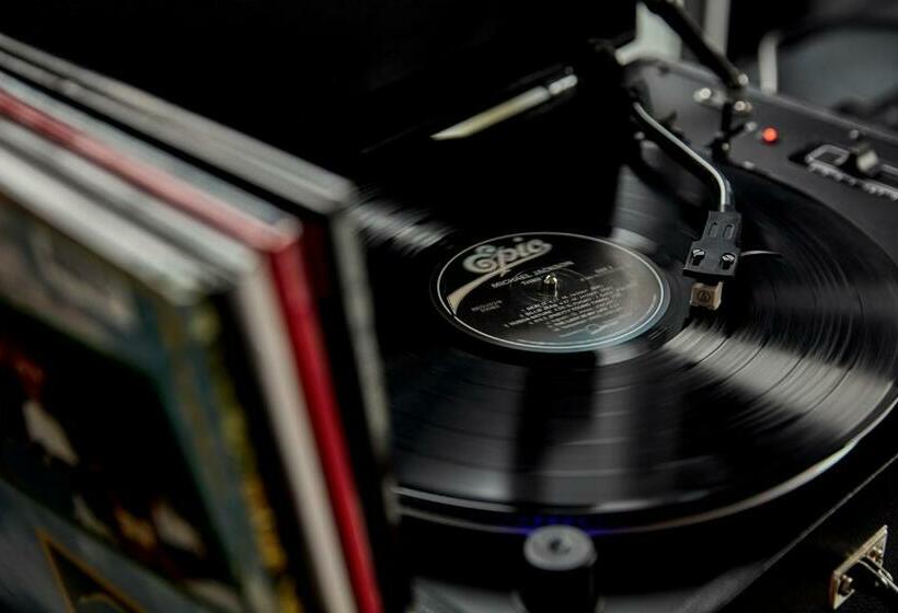 デラックスルーム, Sir Adam Hotel, Part Of Sircle Collection