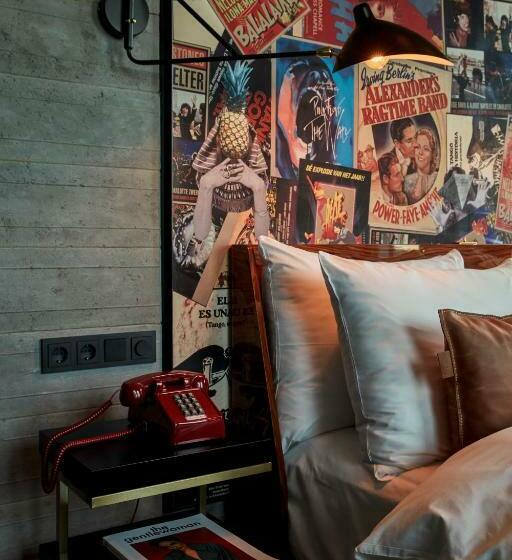 Deluxe Room, Sir Adam Hotel, Part Of Sircle Collection