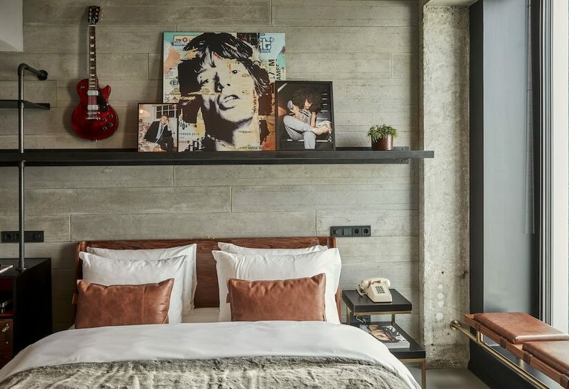 디럭스 룸, Sir Adam Hotel, Part Of Sircle Collection