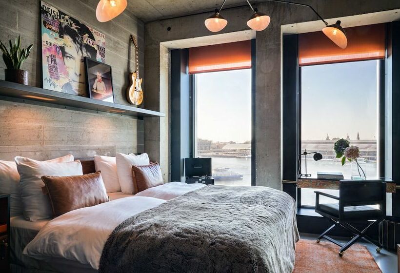 Deluxe Room, Sir Adam Hotel, Part Of Sircle Collection