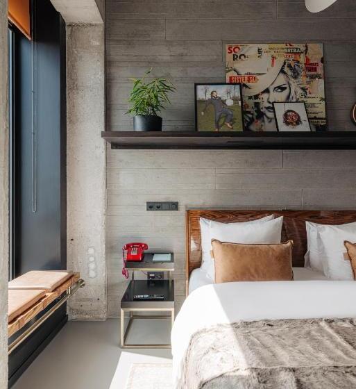 デラックスルーム, Sir Adam Hotel, Part Of Sircle Collection