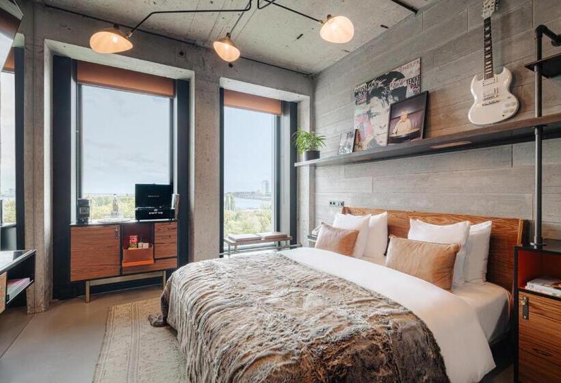 חדר דלוקס, Sir Adam Hotel, Part Of Sircle Collection