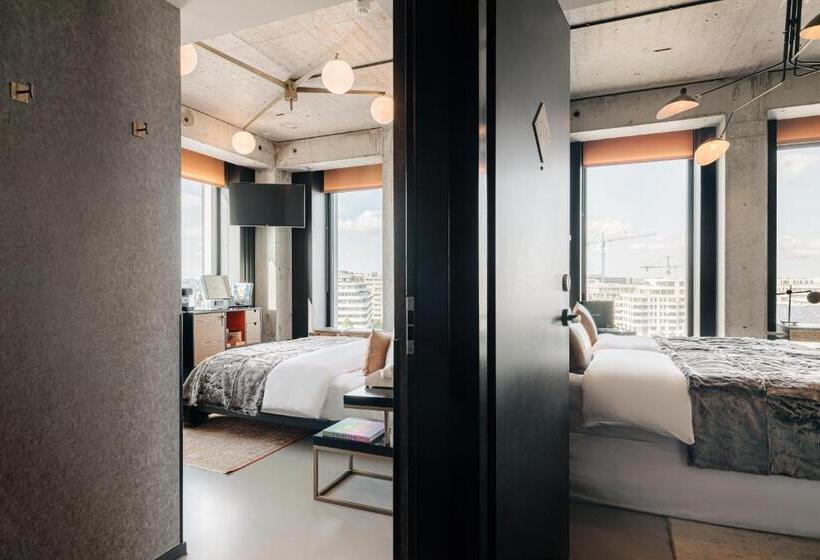 ファミリールーム, Sir Adam Hotel, Part Of Sircle Collection