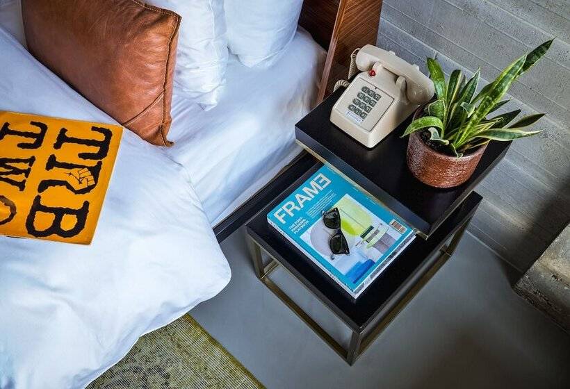 スタンダードルーム, Sir Adam Hotel, Part Of Sircle Collection