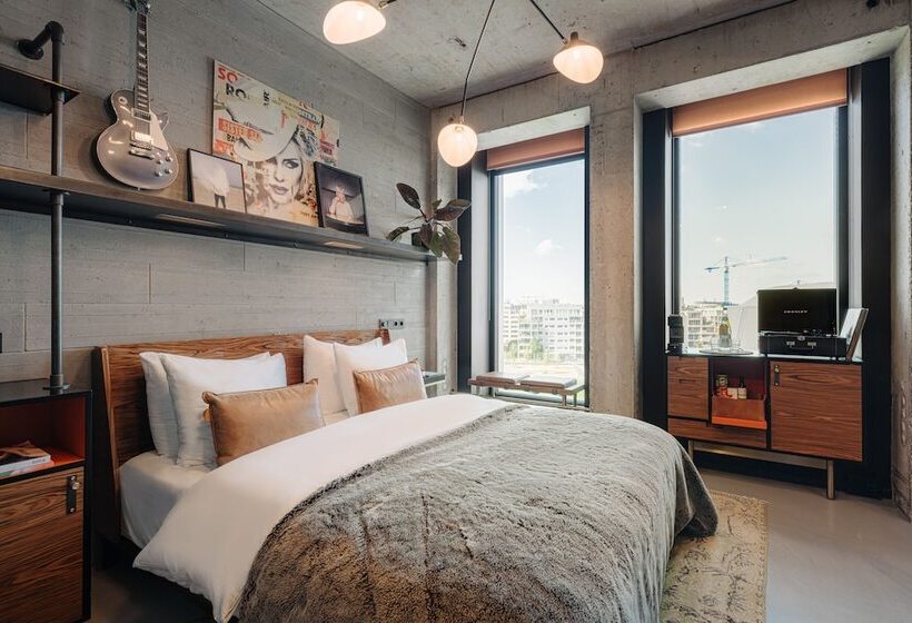 Standard Room, Sir Adam Hotel, Part Of Sircle Collection