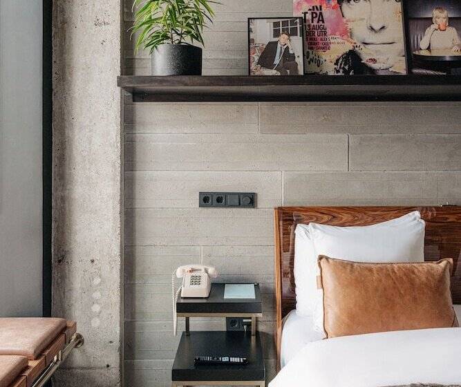 デラックスルーム, Sir Adam Hotel, Part Of Sircle Collection