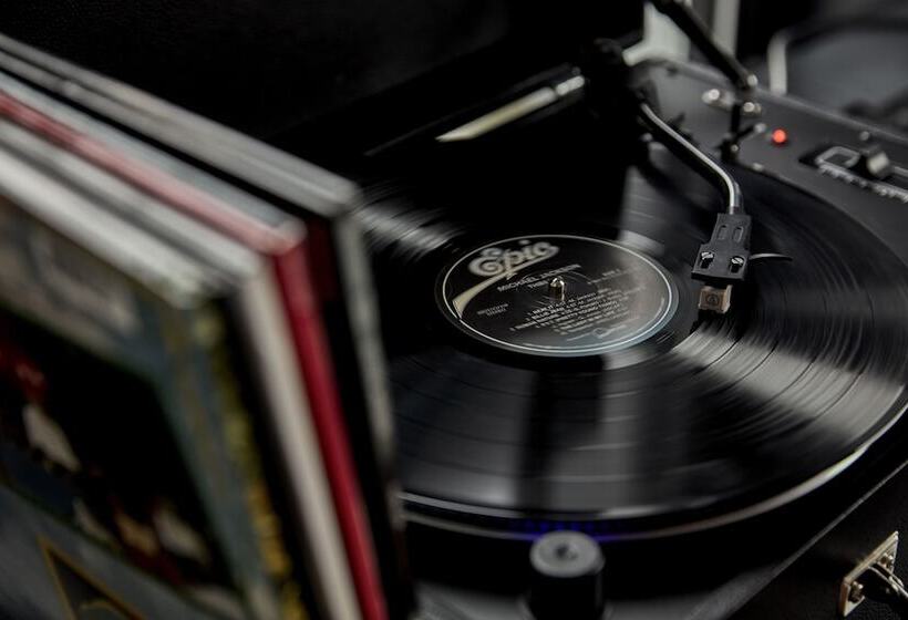 デラックスルーム, Sir Adam Hotel, Part Of Sircle Collection